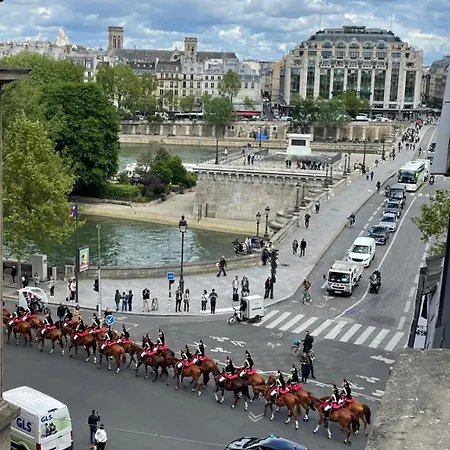 Vue Sur La Seine Paris